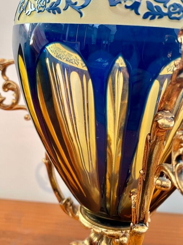 Anfora Decorativa in Cristallo Blu Cobalto e Oro – Stile Versailles - Image 6