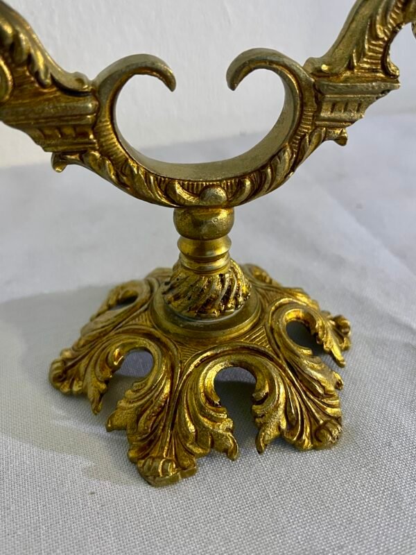 Candelabro Antico a Due Fiamme in Ottone Dorato – Stile Barocco - Image 3