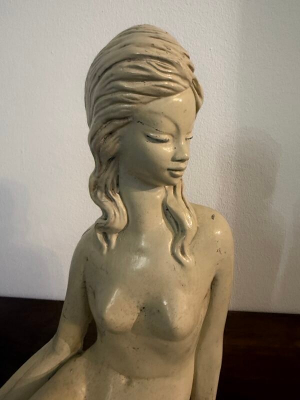 Scultura in Ceramica di Donna Stilizzata - Eleganza e Raffinatezza - Image 3