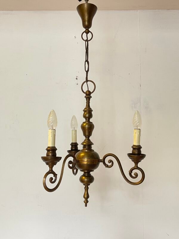 Lampadario Vintage in Ottone a 3 Luci – Stile Classico