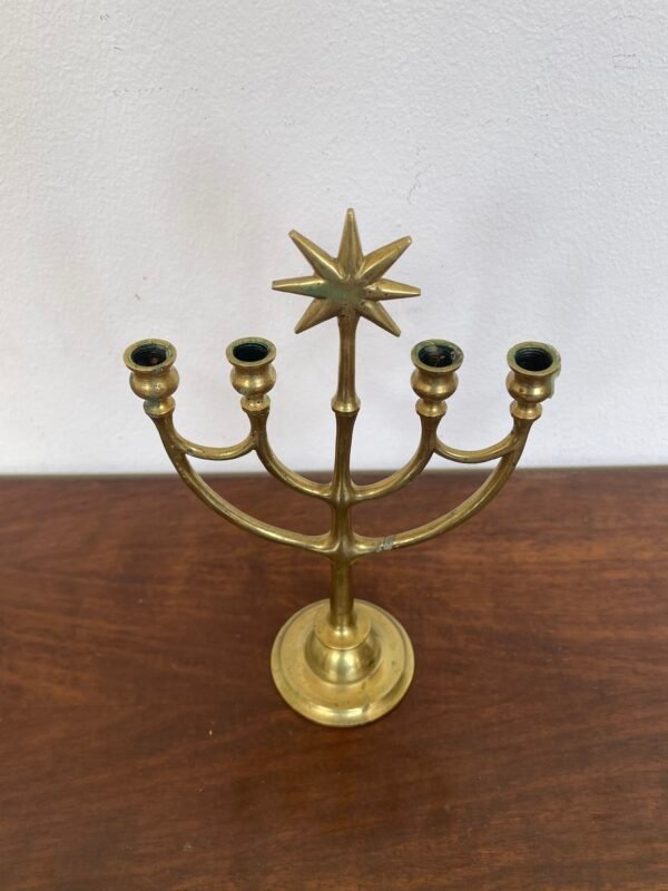 Elegante candelabro vintage in ottone a 5 bracci, impreziosito da una stella decorativa - Image 3