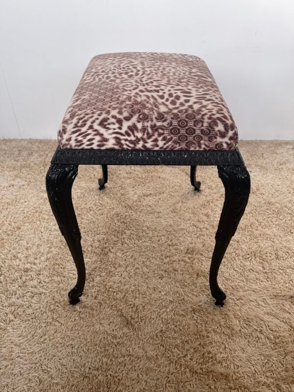 Sgabello vintage in stile barocco con tessuto animalier - Image 2