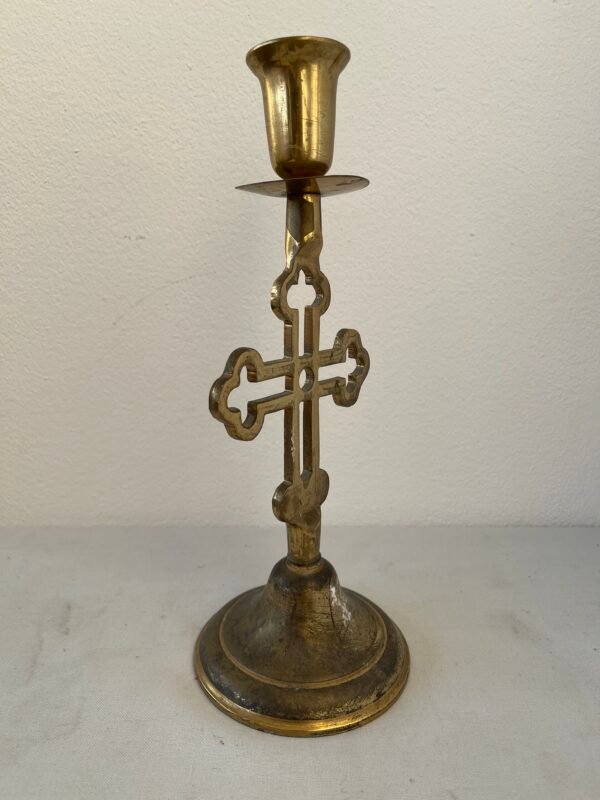 Candeliere in Ottone con Croce – Stile Ecclesiastico Vintage - Image 2