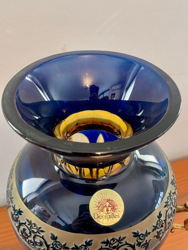 Anfora Decorativa in Cristallo Blu Cobalto e Oro – Stile Versailles - Image 3