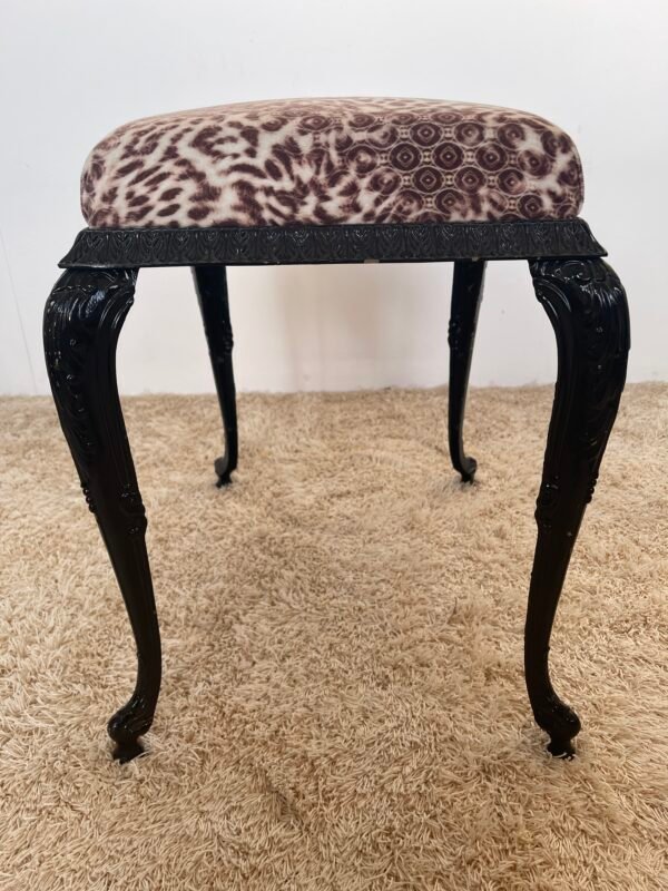 Sgabello vintage in stile barocco con tessuto animalier - Image 3