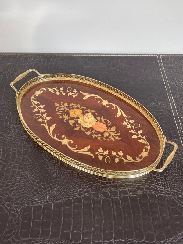 Vassoio Vintage in Legno Intarsiato con Motivo Floreale e Cornice in Ottone - Image 4