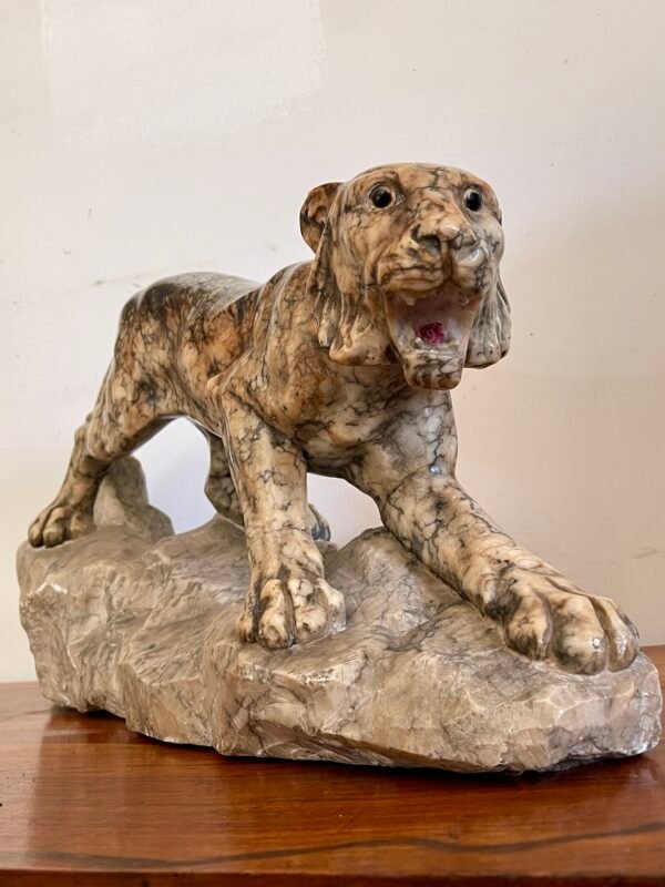 Scultura in marmo – Pantera in posizione d'attacco su roccia - Image 7