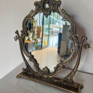Specchio da tavolo con cornice barocca in ottone