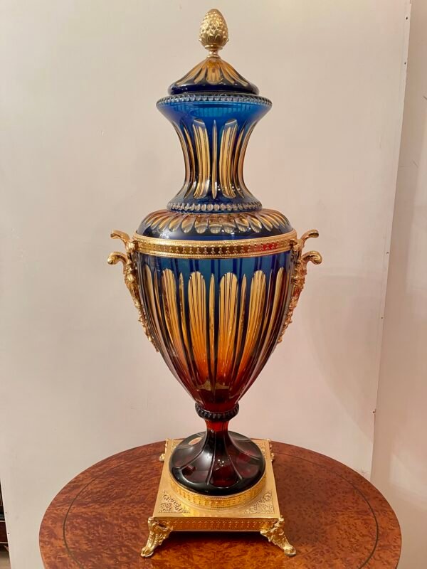 Anfora Italiana Reale in vetro colorato e bronzo dorato degli anni '70