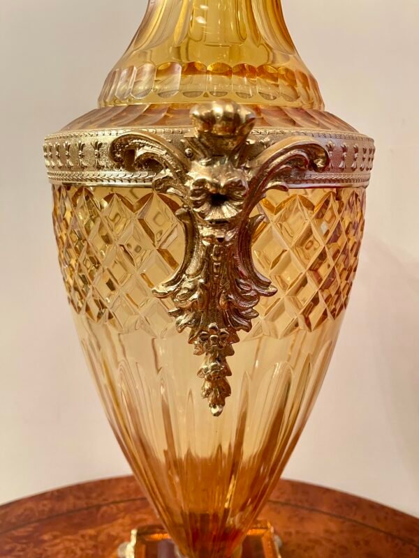 Vaso in cristallo ambra con decorazioni dorate – design elegante - Image 4