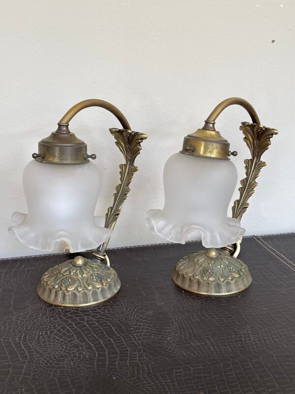 Coppia di lampade da tavolo in stile vintage è un vero gioiello d'arredo