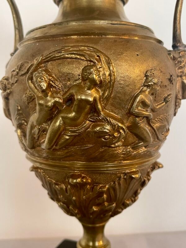 Vaso Antico in Bronzo con Decorazioni Classiche su Base in Marmo - Image 6