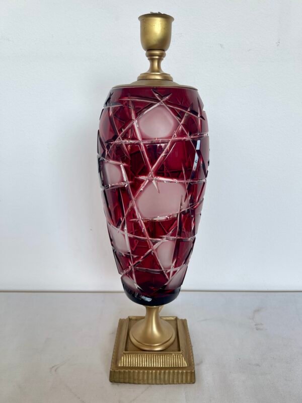 Lampada in cristallo tagliato rosso con base dorata – Vintage