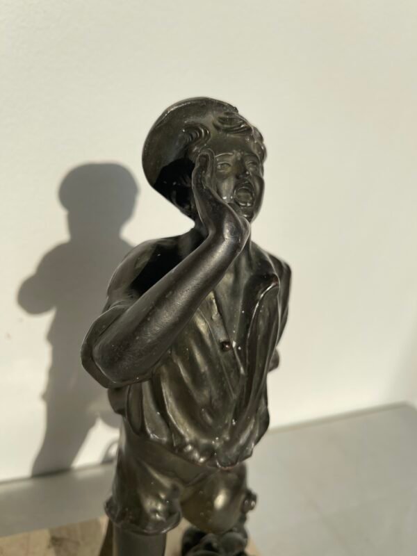 Scultura in Bronzo – Ragazzo con Brocca e Frutta su Base in Marmo - Image 3