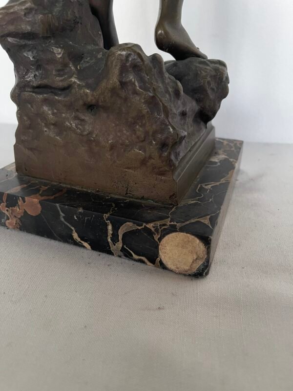 Statua in Bronzo - Giovane Guerriero con Uccello e Lancia su Base in Marmo - Image 7