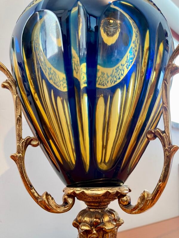 Anfora Decorativa in Cristallo Blu Cobalto e Oro – Stile Versailles - Image 8