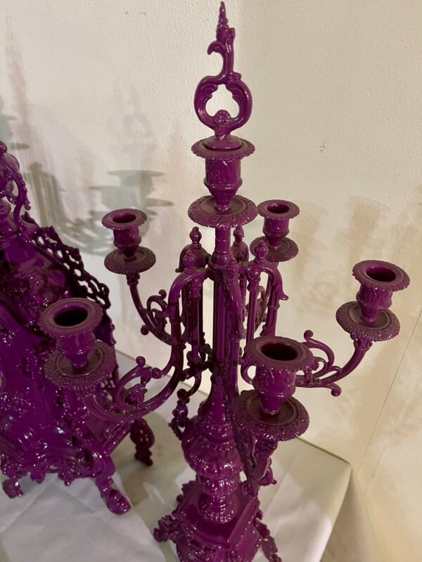 Tris Antico in Stile Barocco – Orologio da Caminetto con Candelabri (Viola Intenso) - Image 5