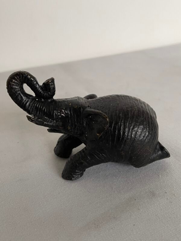 Scultura di Elefante in Metallo - Elegante Dettaglio Artigianale - Image 5