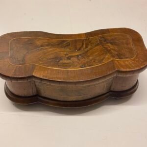 Scatola intarsiata in legno pregiato – stile classico