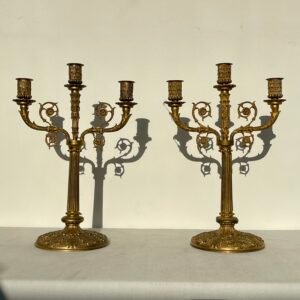 Elegante Coppia di Candelabri in Bronzo Dorato - Stile Classico