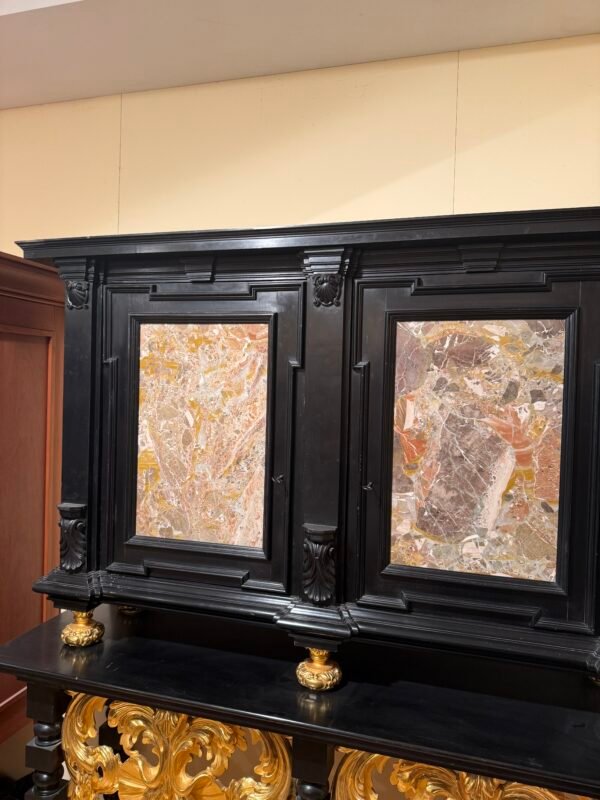 Imponente Mobile Antico in Legno Nero con Inserti in Marmo e Dorature – Stile Barocco - Image 4
