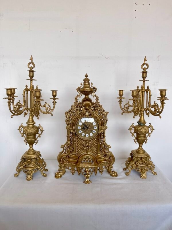 Set Orologio da Caminetto con Candelabri – Stile Barocco in Bronzo Dorato