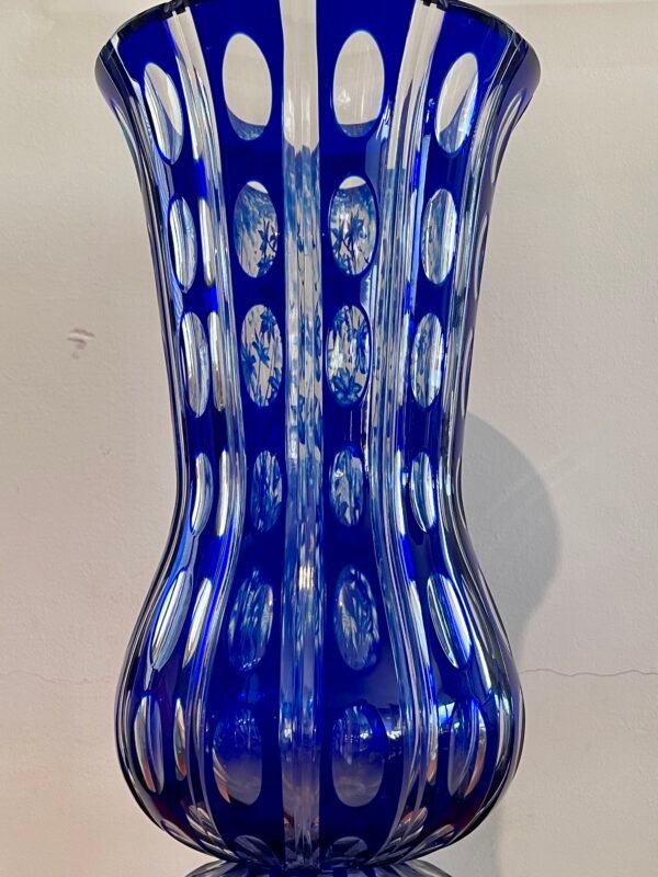 Vaso in Cristallo Blu Art Deco Inciso con Motivi Floreali - Image 3