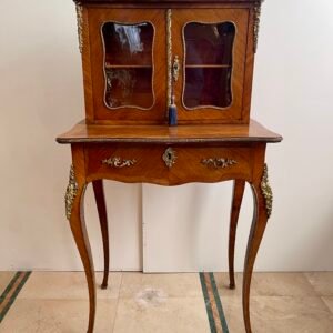 Petit Secrétaire in Stile Luigi XV – Mobiletto Vetrina con Bronzi Dorati