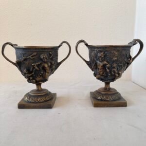 Coppia di Coppe Decorative in Bronzo – Firmate E. Monnet – Stile Neoclassico