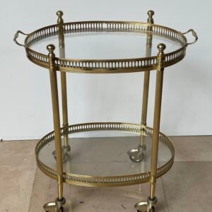 Elegante carrello da bar in ottone dorato di design raffinato italiano