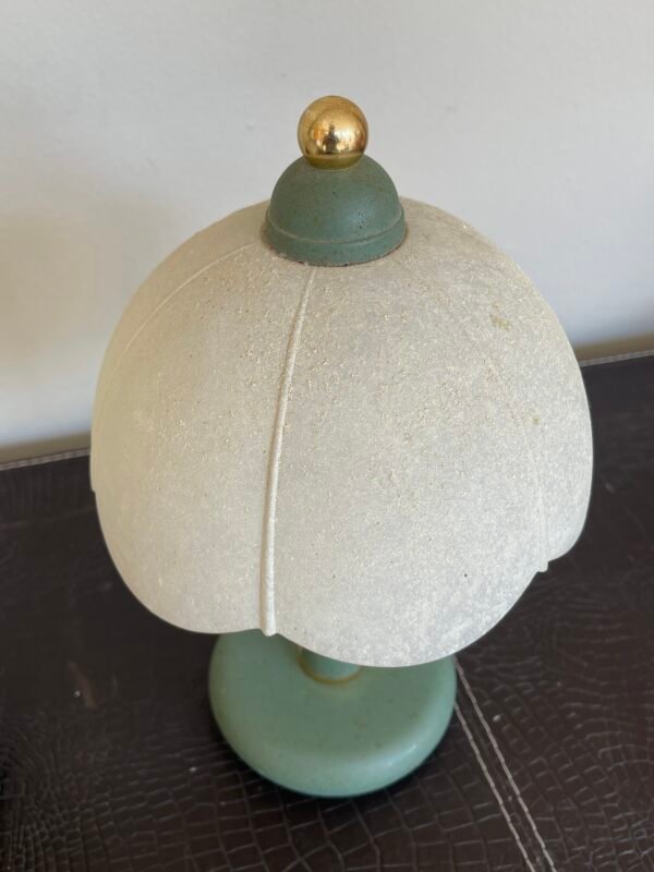Coppia di Lampade Vintage in Metallo Verde con Paralumi Floreali in Vetro Opalescente - Image 3