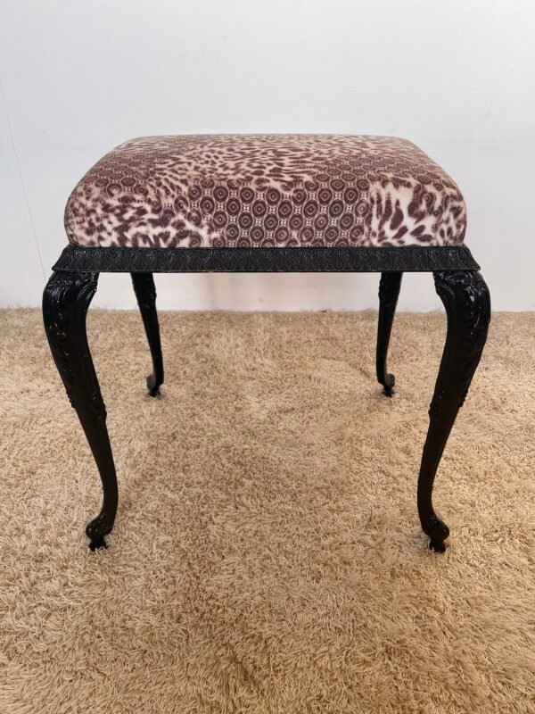 Sgabello vintage in stile barocco con tessuto animalier - Image 4