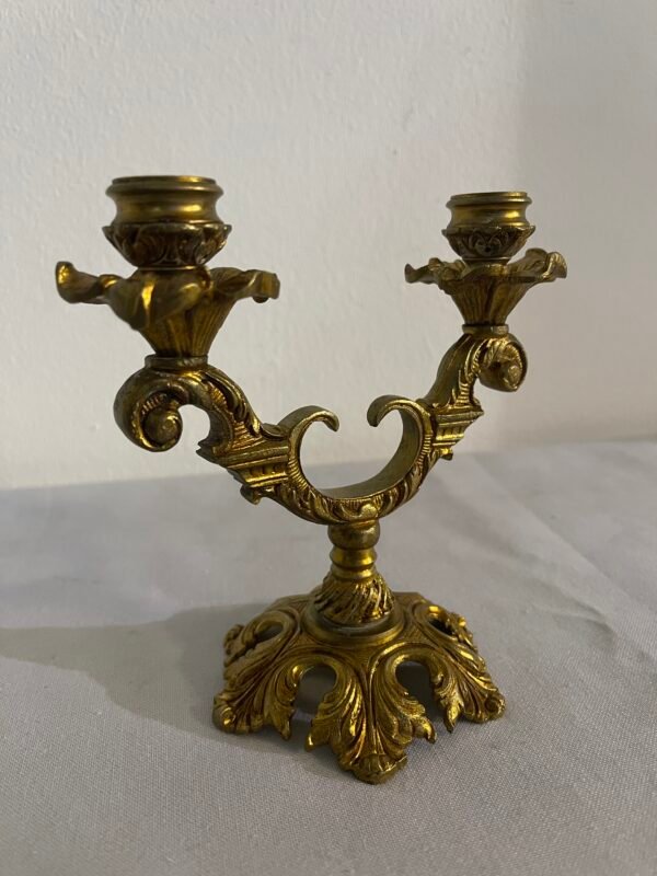 Candelabro Antico a Due Fiamme in Ottone Dorato – Stile Barocco - Image 2