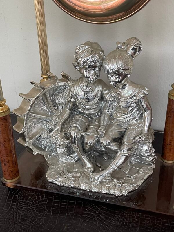 Orologio da tavolo in vetro con scultura vintage - Image 4