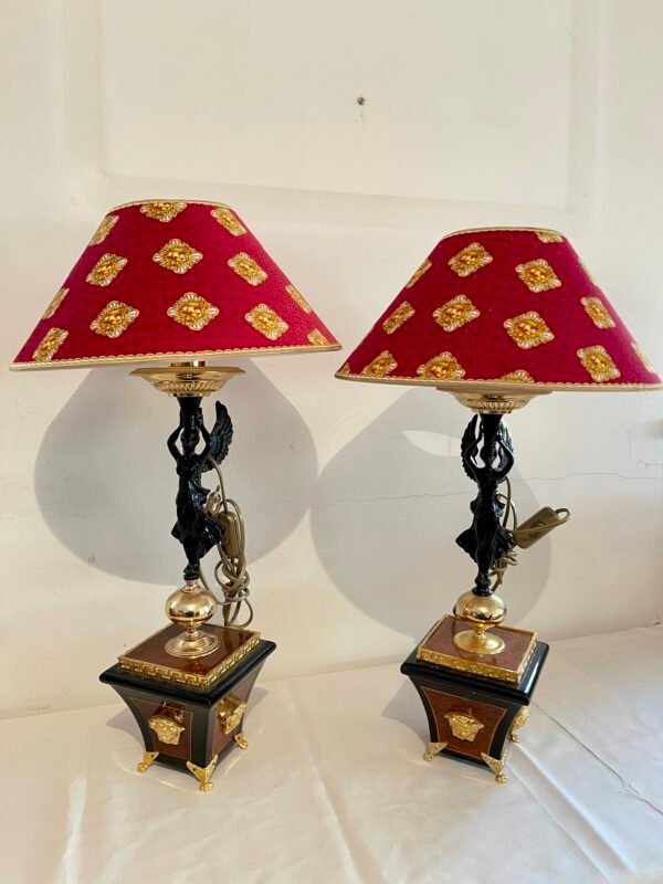 Coppia di Lampade da Tavolo Neoclassiche con Dettagli Dorati - Image 3