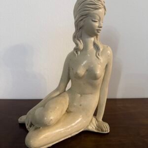 Scultura in Ceramica di Donna Stilizzata - Eleganza e Raffinatezza