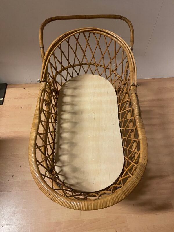 Carrozzina in Rattan con Ruote - Image 5