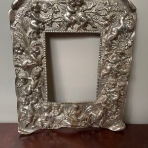 Cornice Barocca "Abbraccio Argento di Putti"