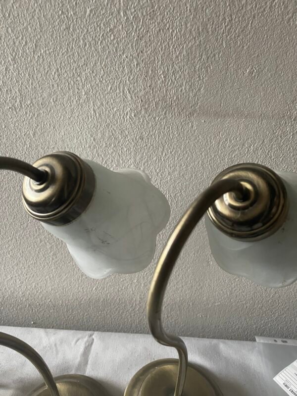 Coppia di Lampade da Tavolo Vintage con Base in Ottone e Vetro Opalescente - Image 5