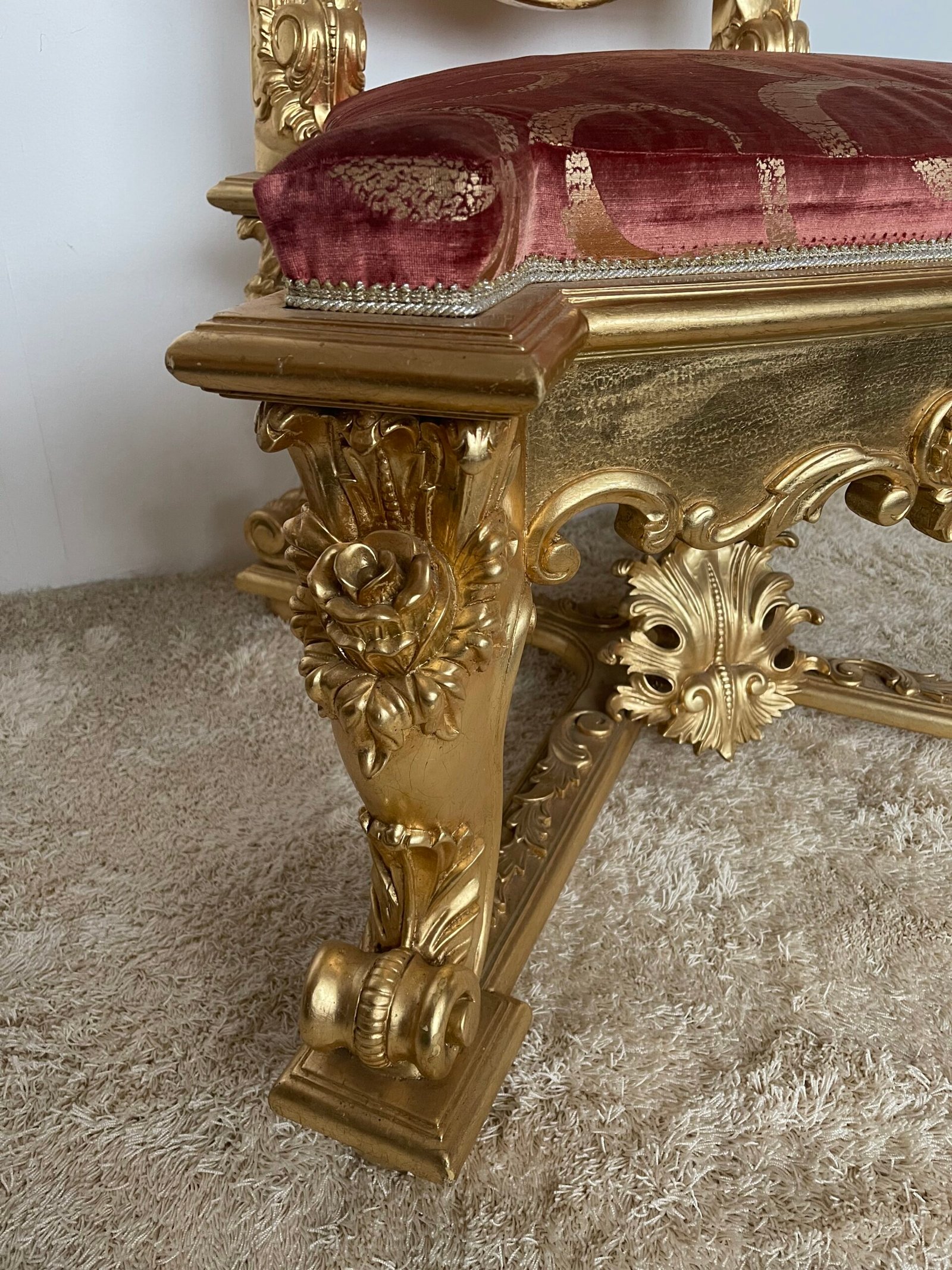 Sedia Trono Barocca in Legno Dorato e Tessuto Damascato - Image 4