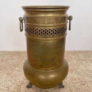 Portavaso o Portalegna Vintage in Ottone con Piedini a Zampa di Leone