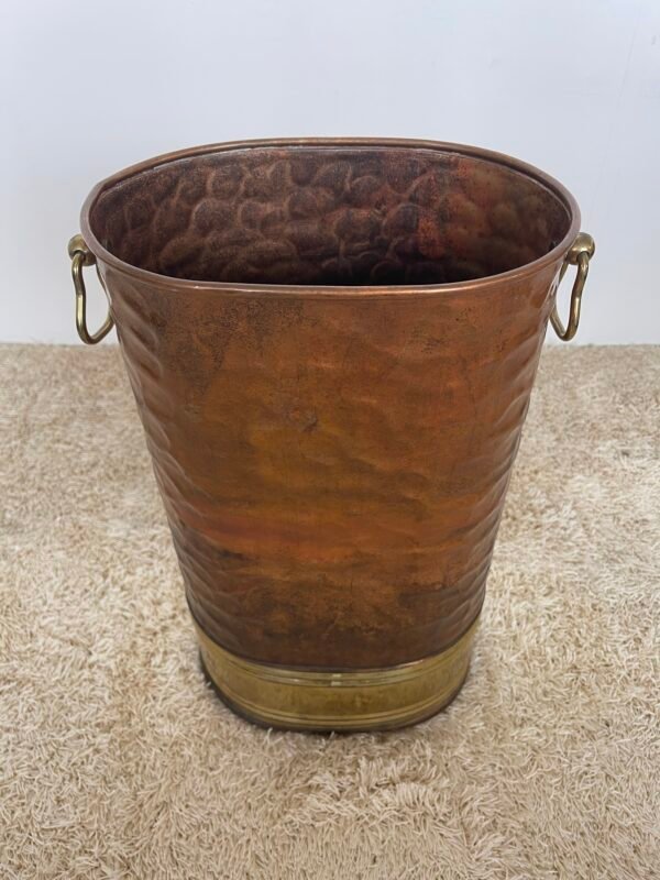 Secchio Vintage in Rame Martellato con Base in Ottone e Manici Laterali – Stile Rustico/Decorativo - Image 5