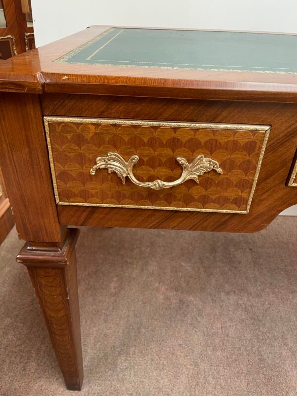 Scrivania da Studio Classica in Legno Intarsiato e Pelle - Image 3