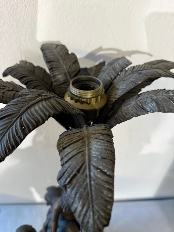 Lampada da Tavolo in Bronzo Stile Orientalista con Tema Esotico - Image 4