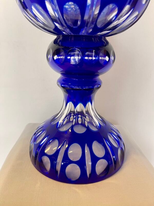 Vaso Artistico in Cristallo Blu Cobalto Inciso a Mano – Opera Unica - Image 3