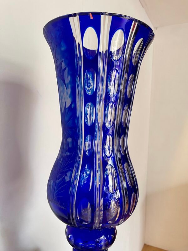 Vaso Artistico in Cristallo Blu Cobalto Inciso a Mano – Opera Unica - Image 4