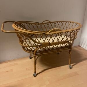 Carrozzina in Rattan con Ruote