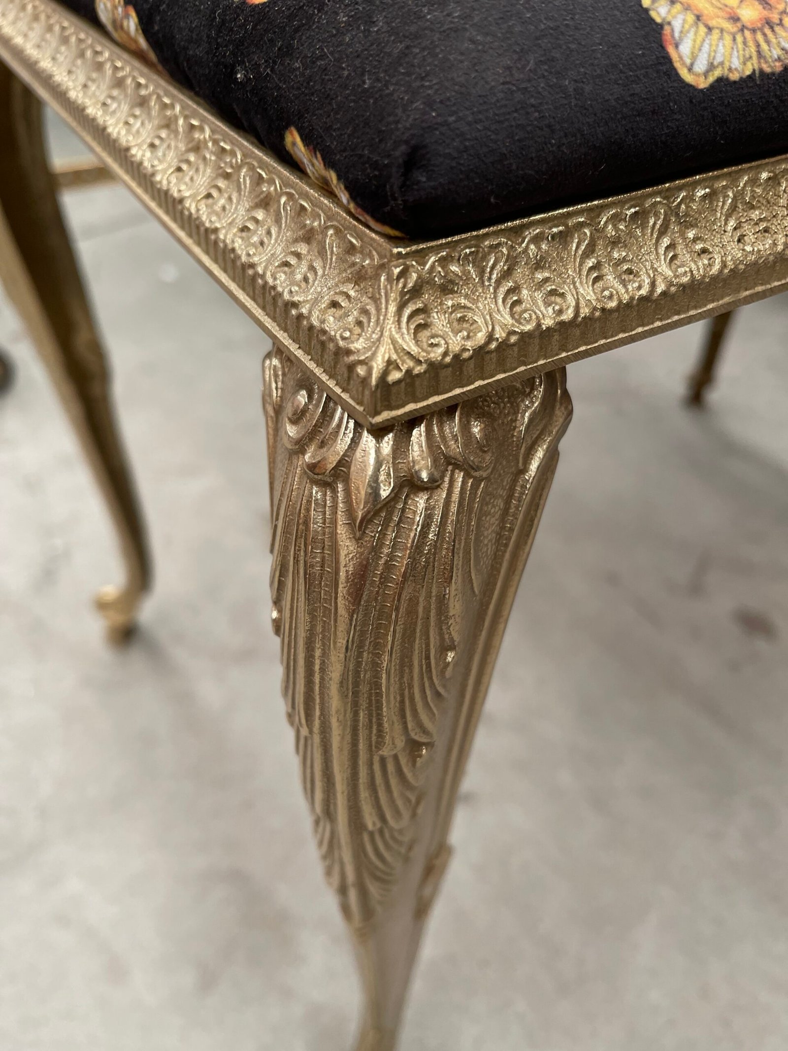 Sgabello Royale in Bronzo Dorato - Image 4