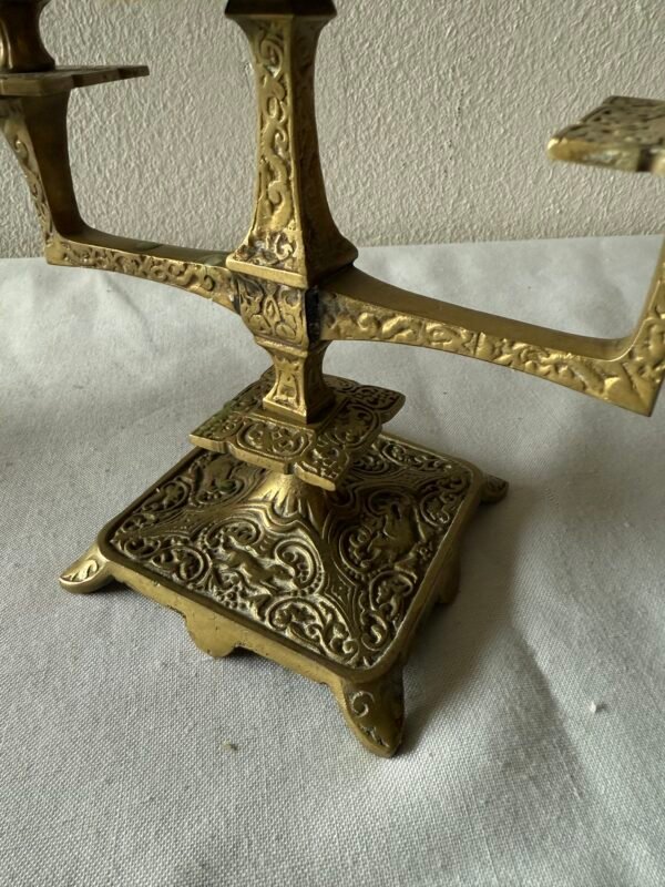Coppia di Candelabri a Tre Fiamme in Ottone Decora - Image 2