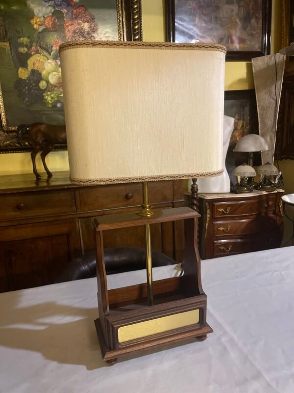 Carrozzina Vintage in Rattan Intrecciato con Ruote
